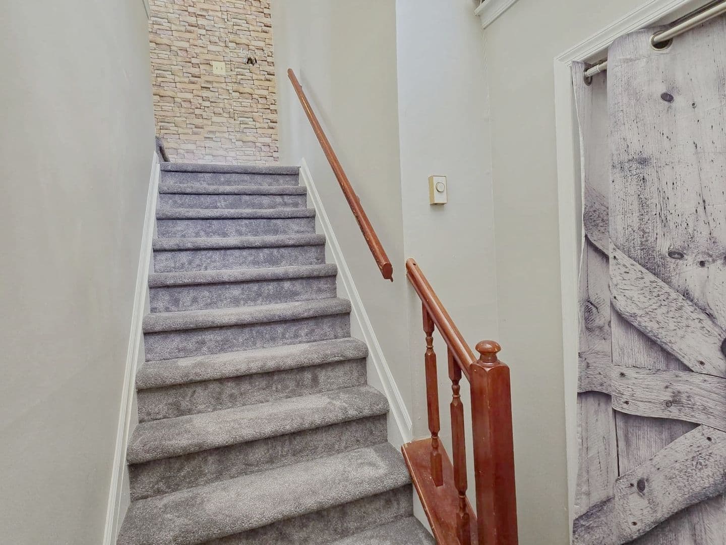 Hightstown Condo: 13 Mill Run W