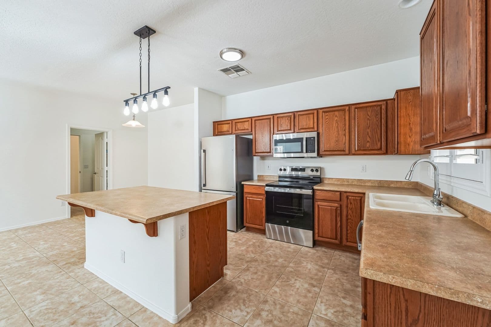 Gilbert House: 1268 E Birdland Dr