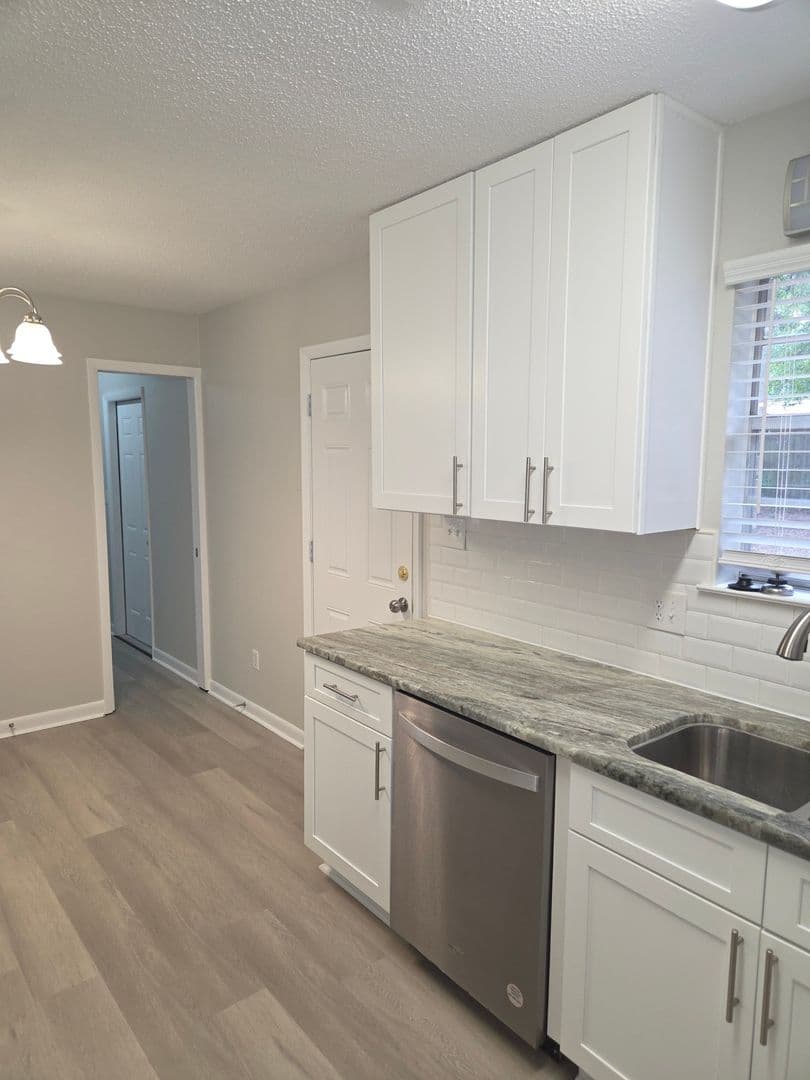 Crestview House: 503 Tall Pines St