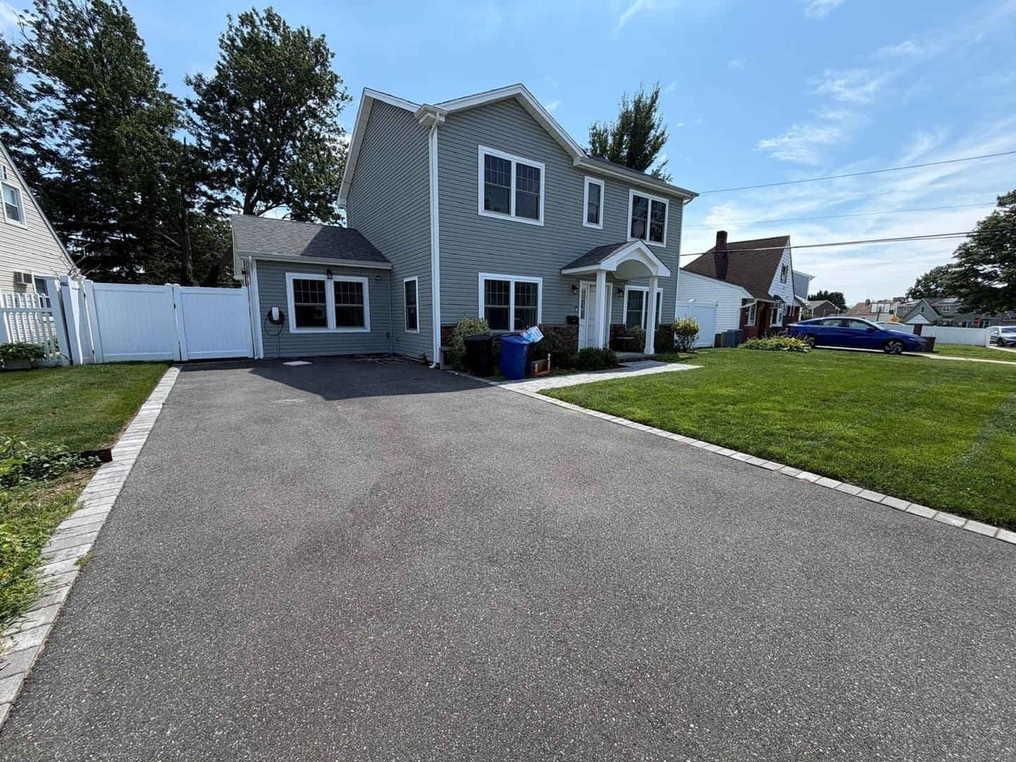 Levittown House: 27 Shepherd Ln