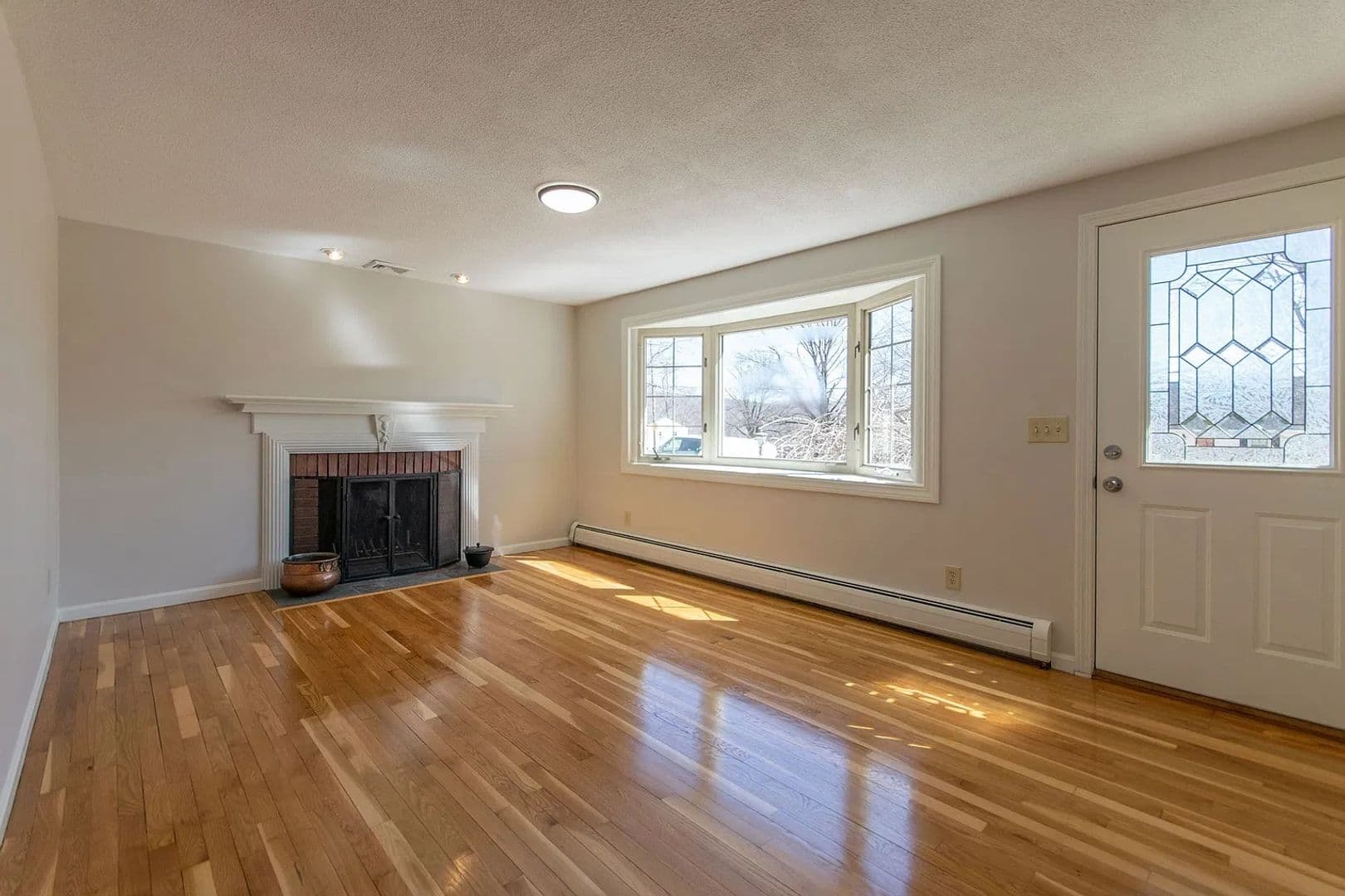East Longmeadow House: 8 Ainslie Dr