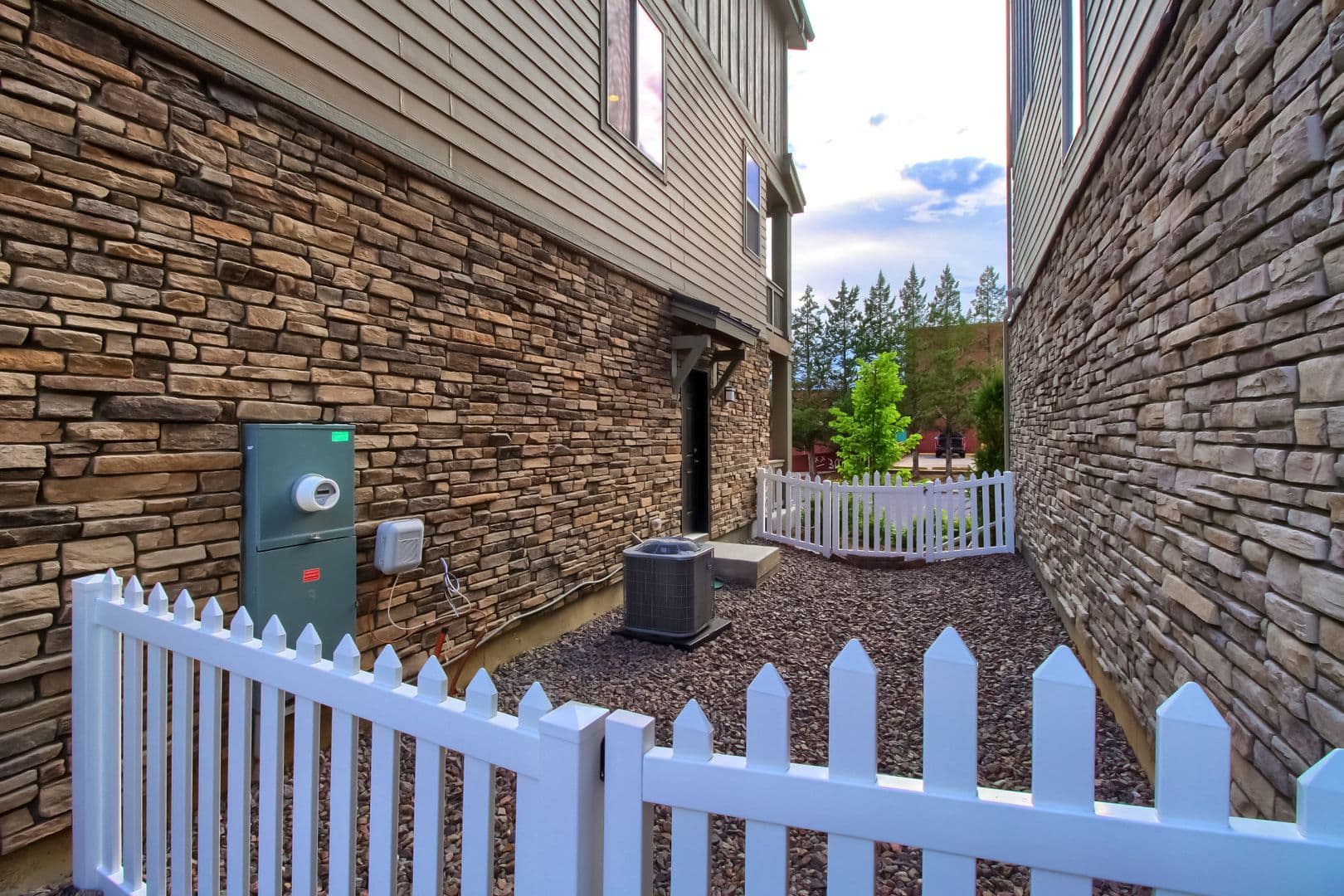 Aurora House: 2355 South Troy Court