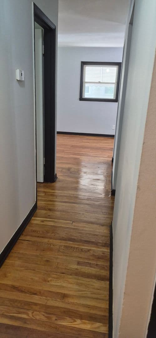 Saint Louis House: 10605 Dunkeld Cir