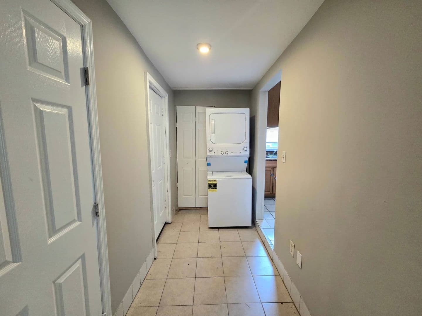 Fairmount Heights House: 809 Eastern Ave
