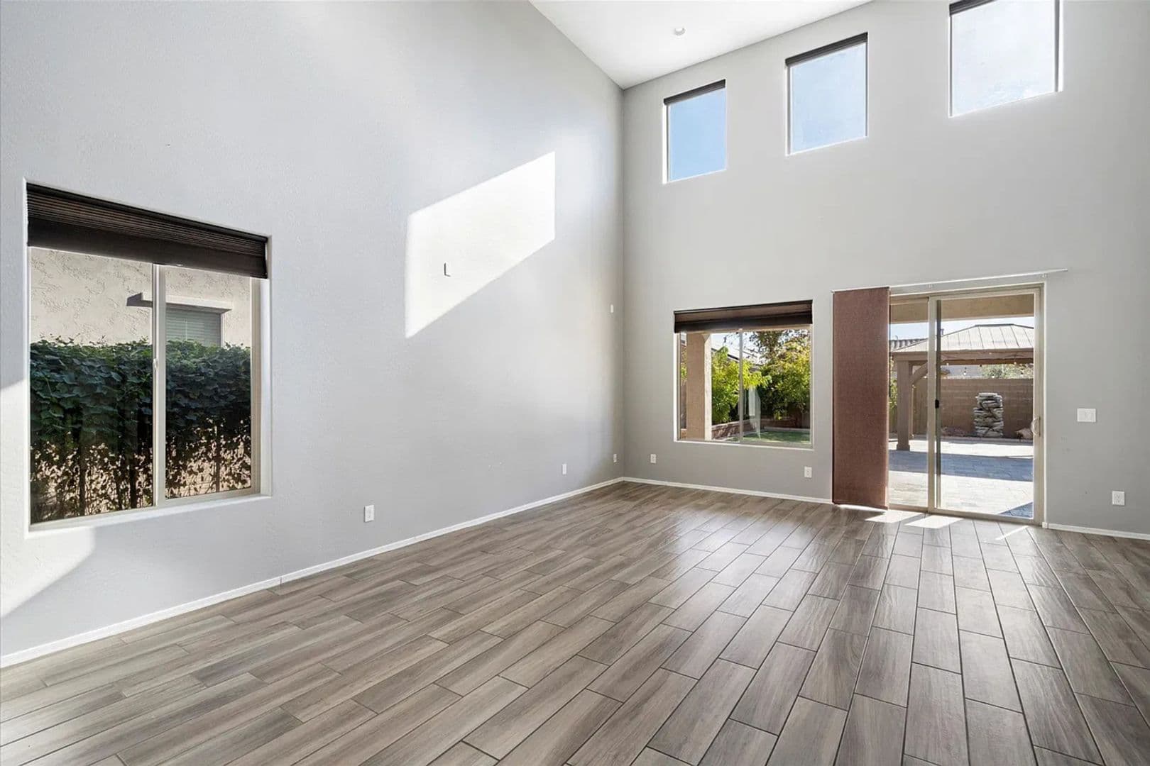 Peoria House: 9537 W Weeping Willow Rd