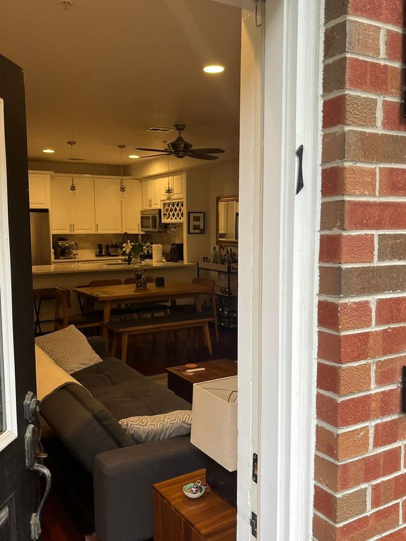 Washington Condo: 2132 11th St NW