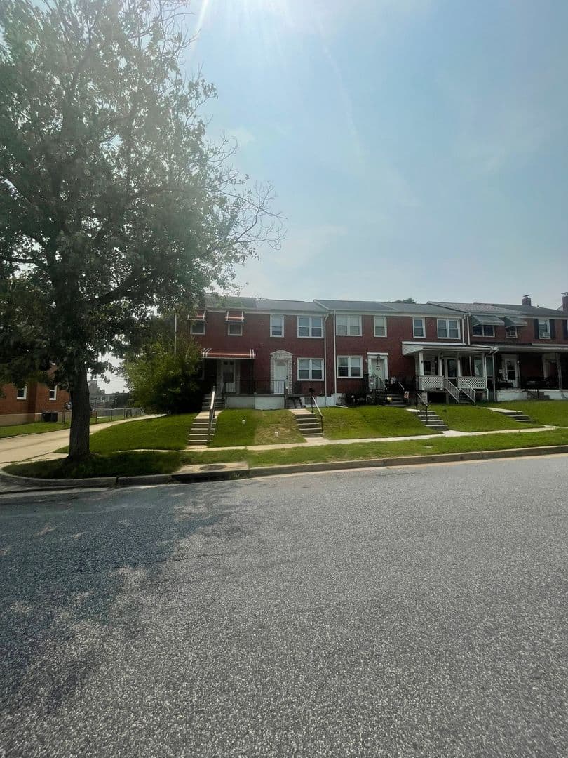 Essex House: 551 Welbrook Rd