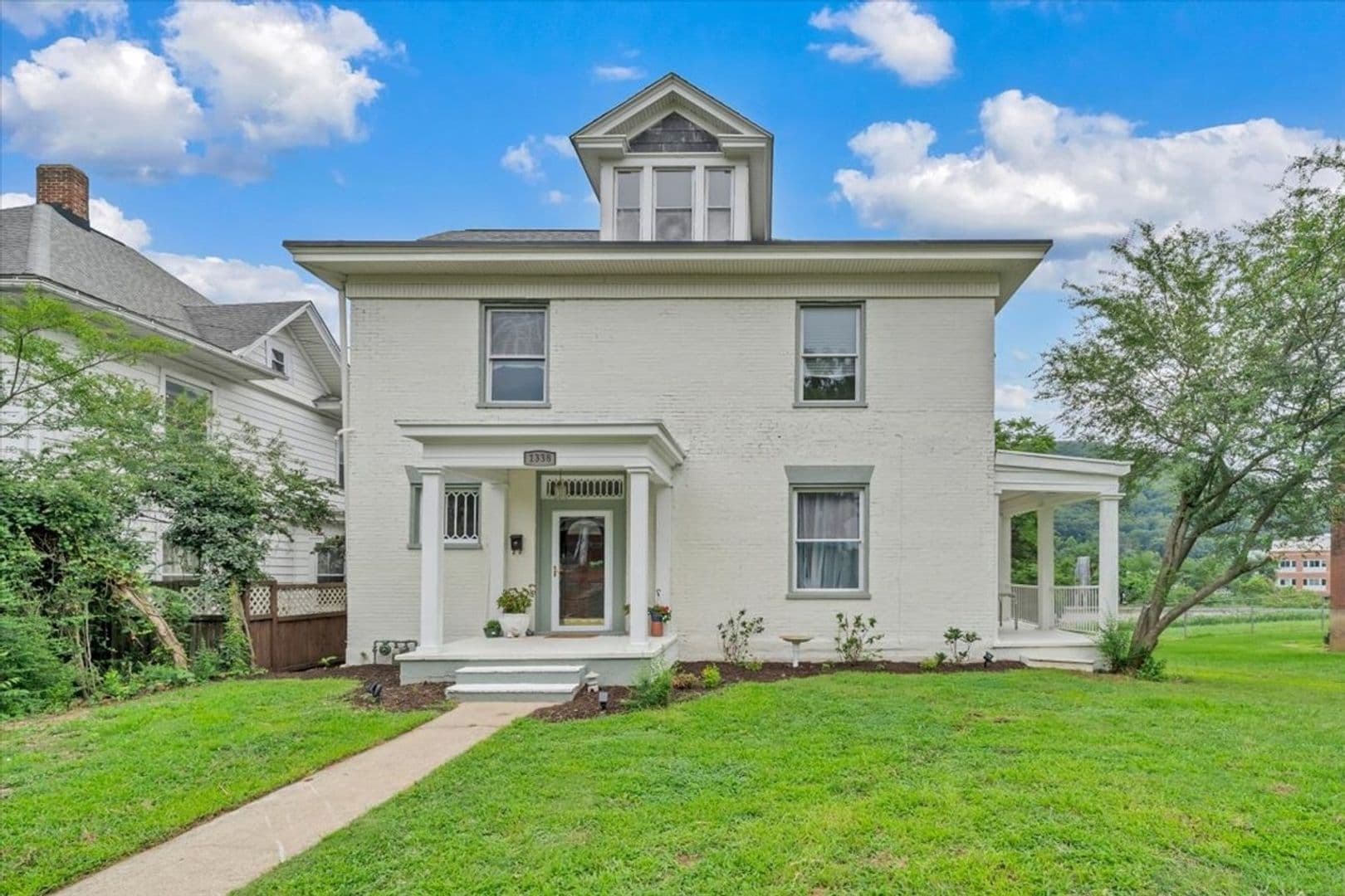 Roanoke House: 1338 Clarke Ave SW