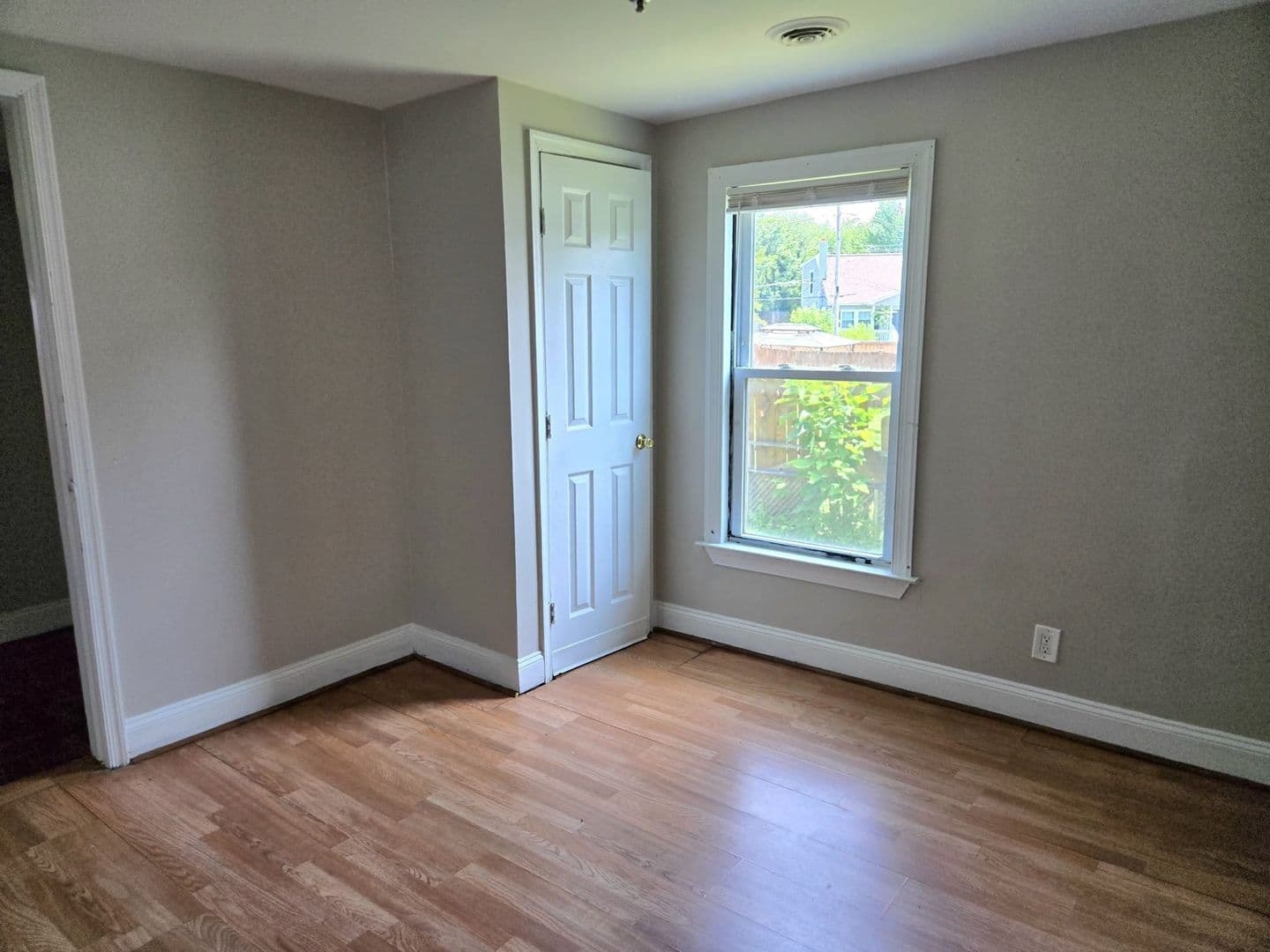 Fairmount Heights House: 805 Eastern Ave