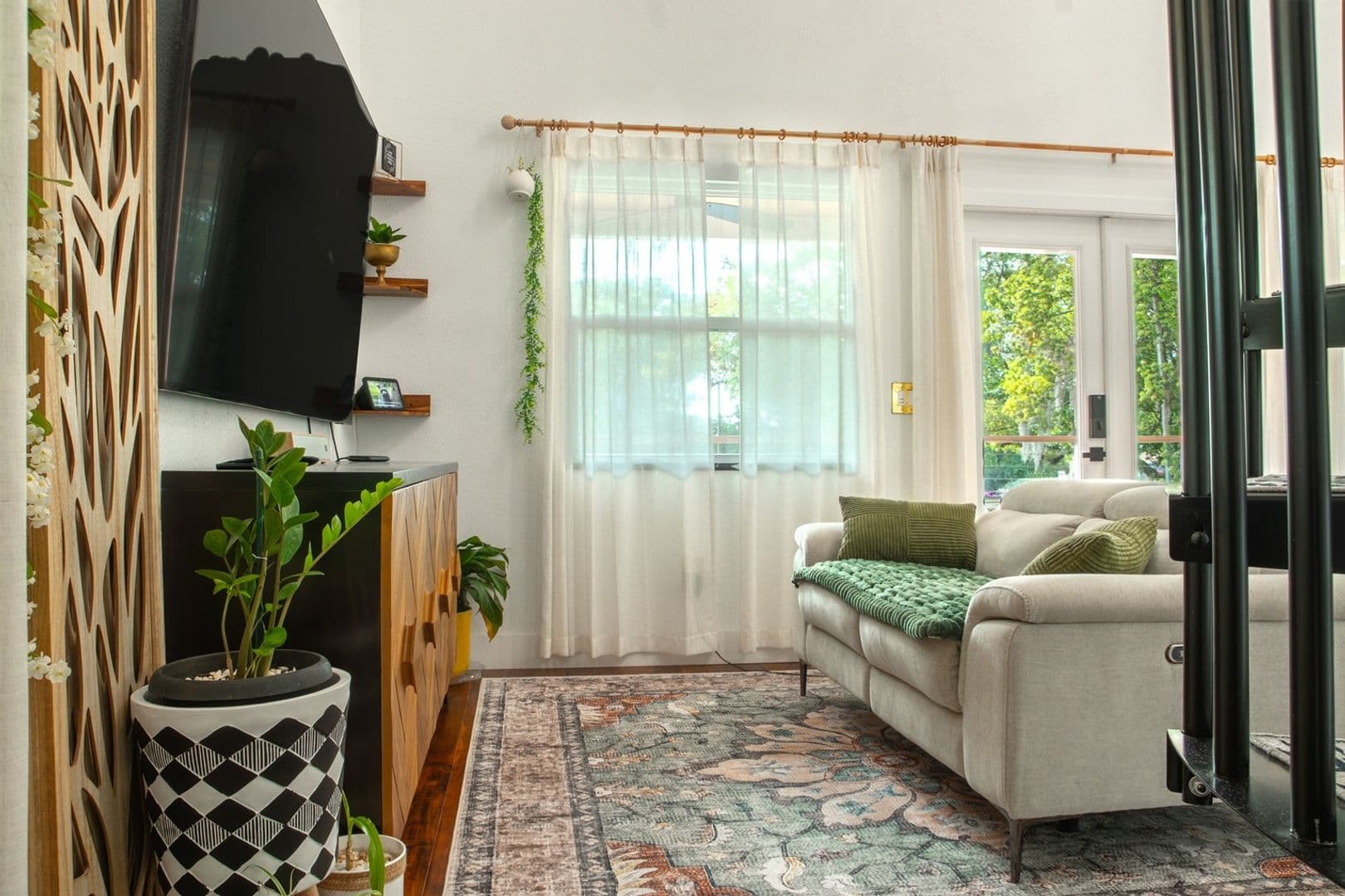 Ocoee House: 349 N Bluford Ave