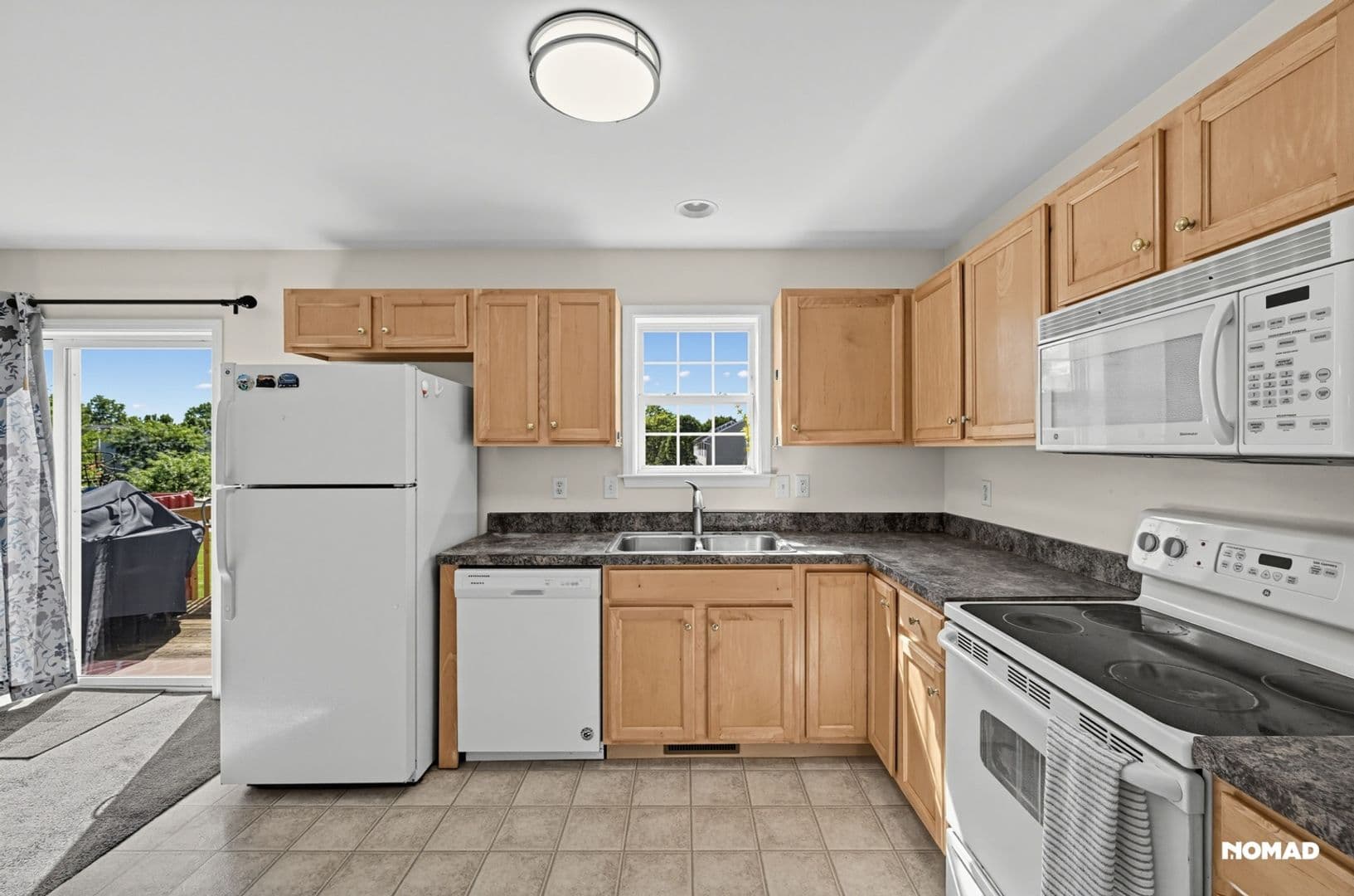 Carlisle Townhome: 318 Sherman Ave