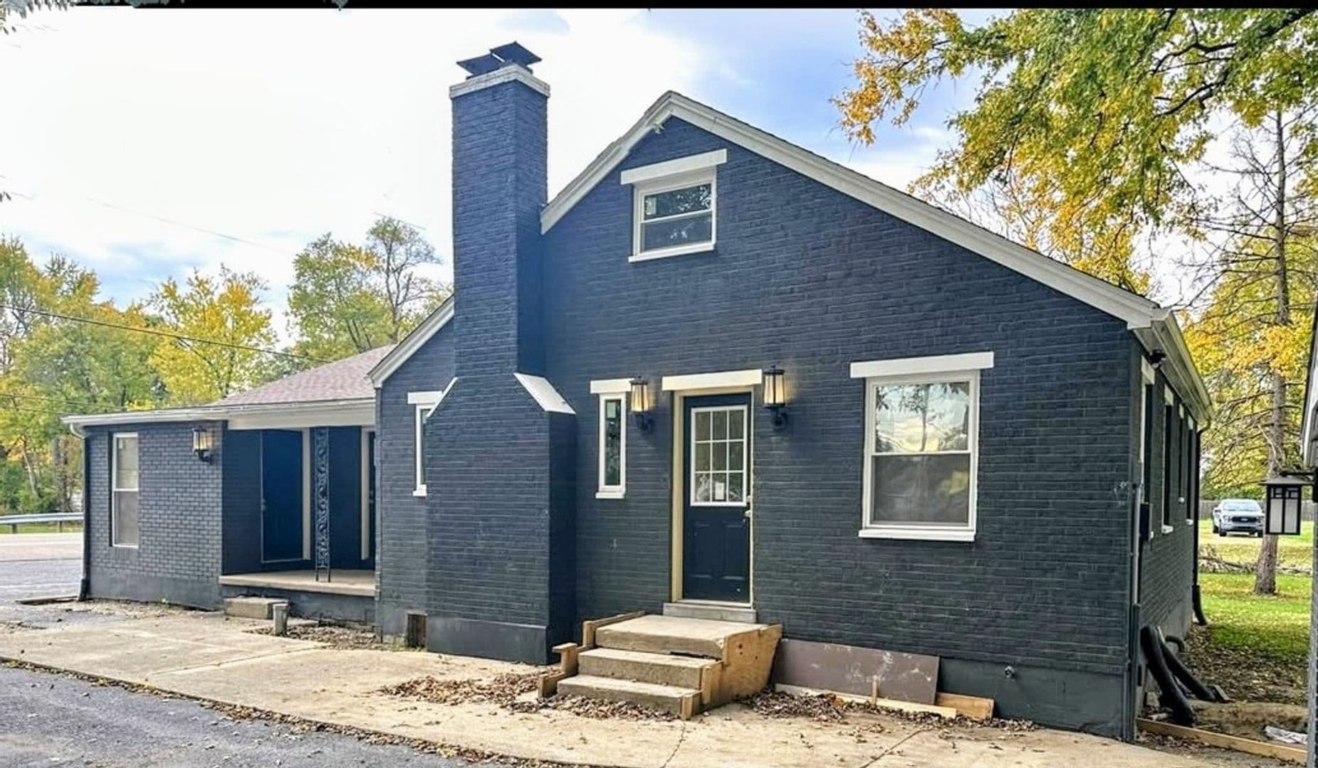 New Lebanon House: 8079 W 3rd St