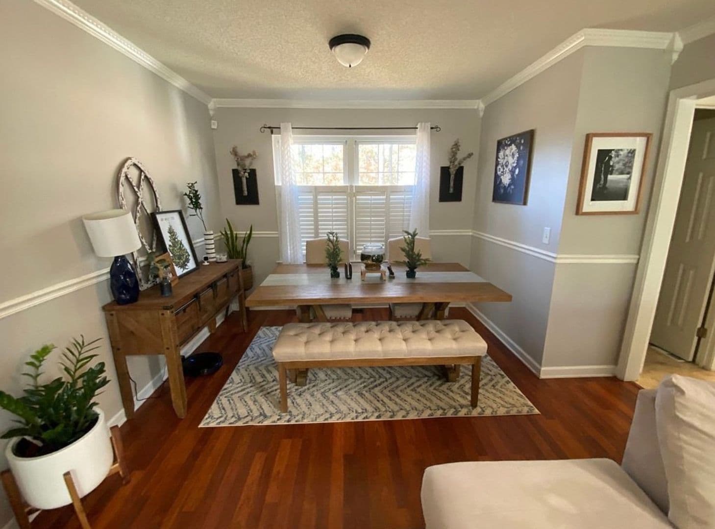 Columbia House: 6 White Wing Ct