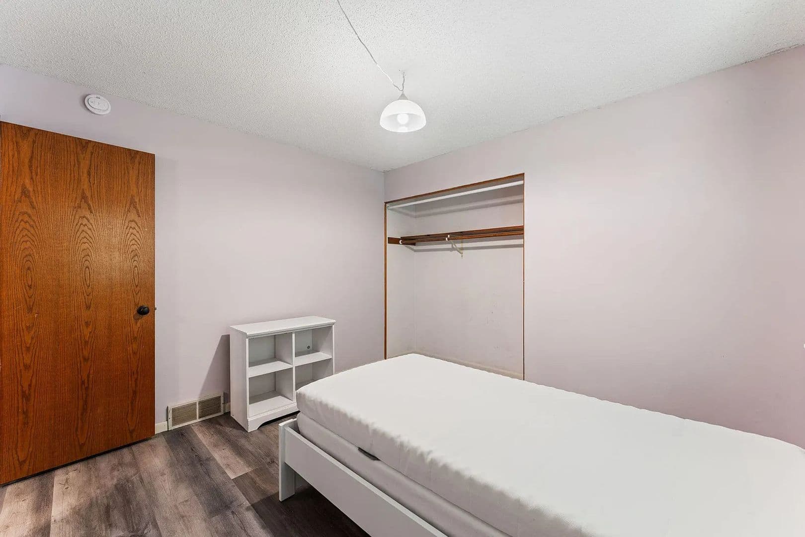 Cannon Falls House: 509 Mill St E