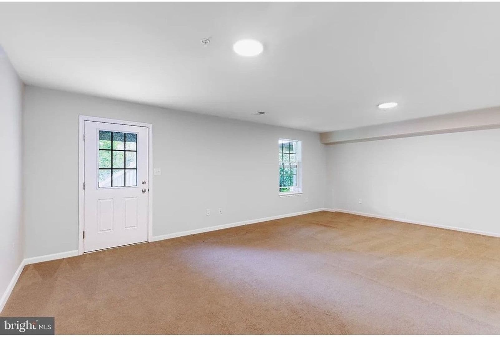 Newark Townhome: 621 S Twin Lakes Blvd