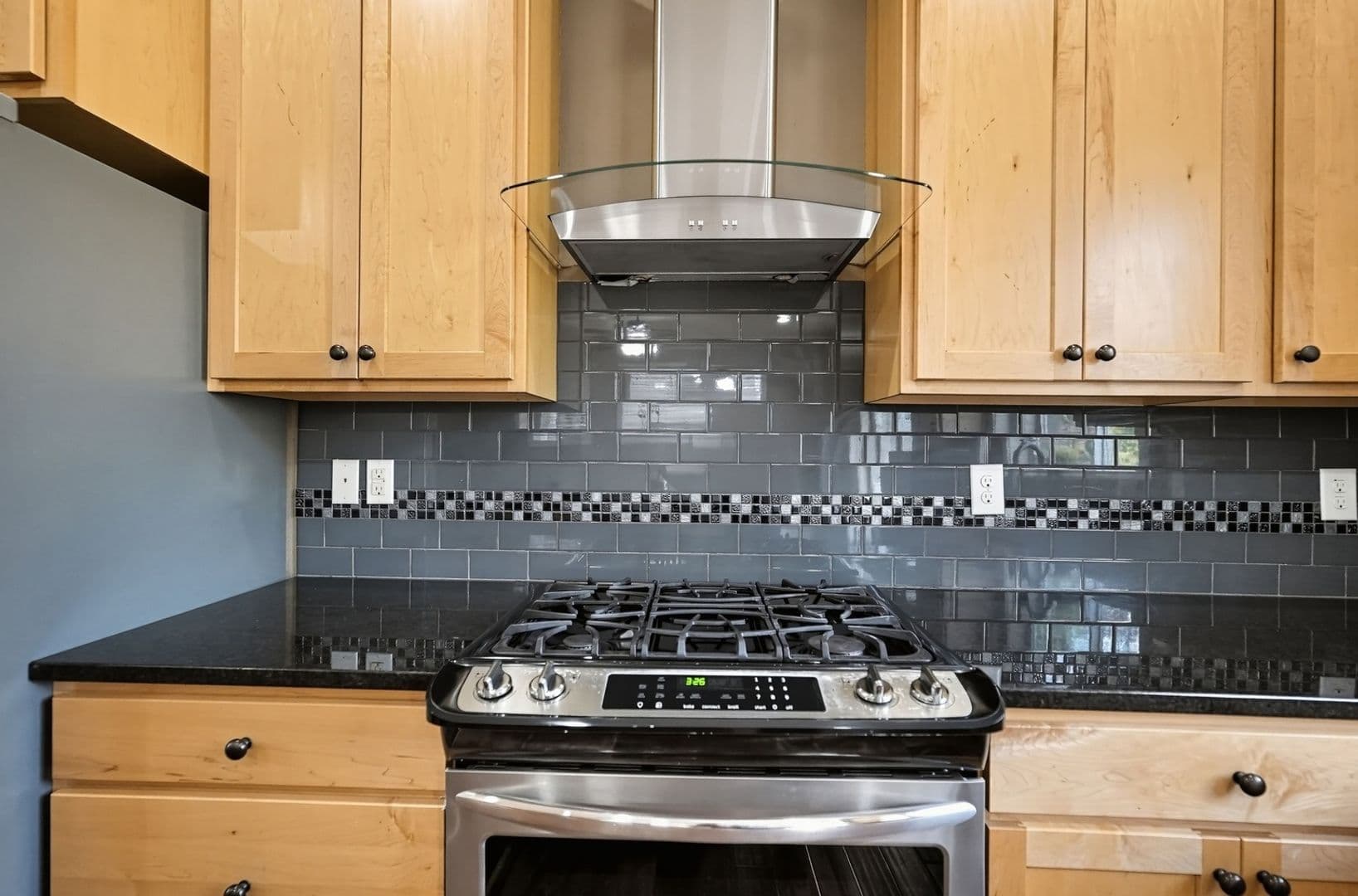 Portland House: 3830 NW Unrath Pl