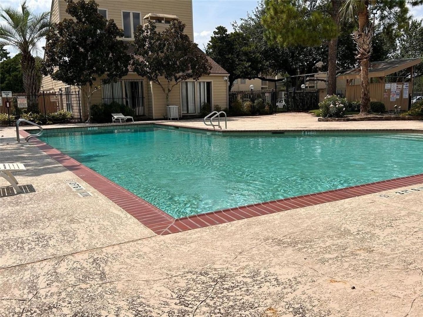 Houston Condo: 3566 Ocee St