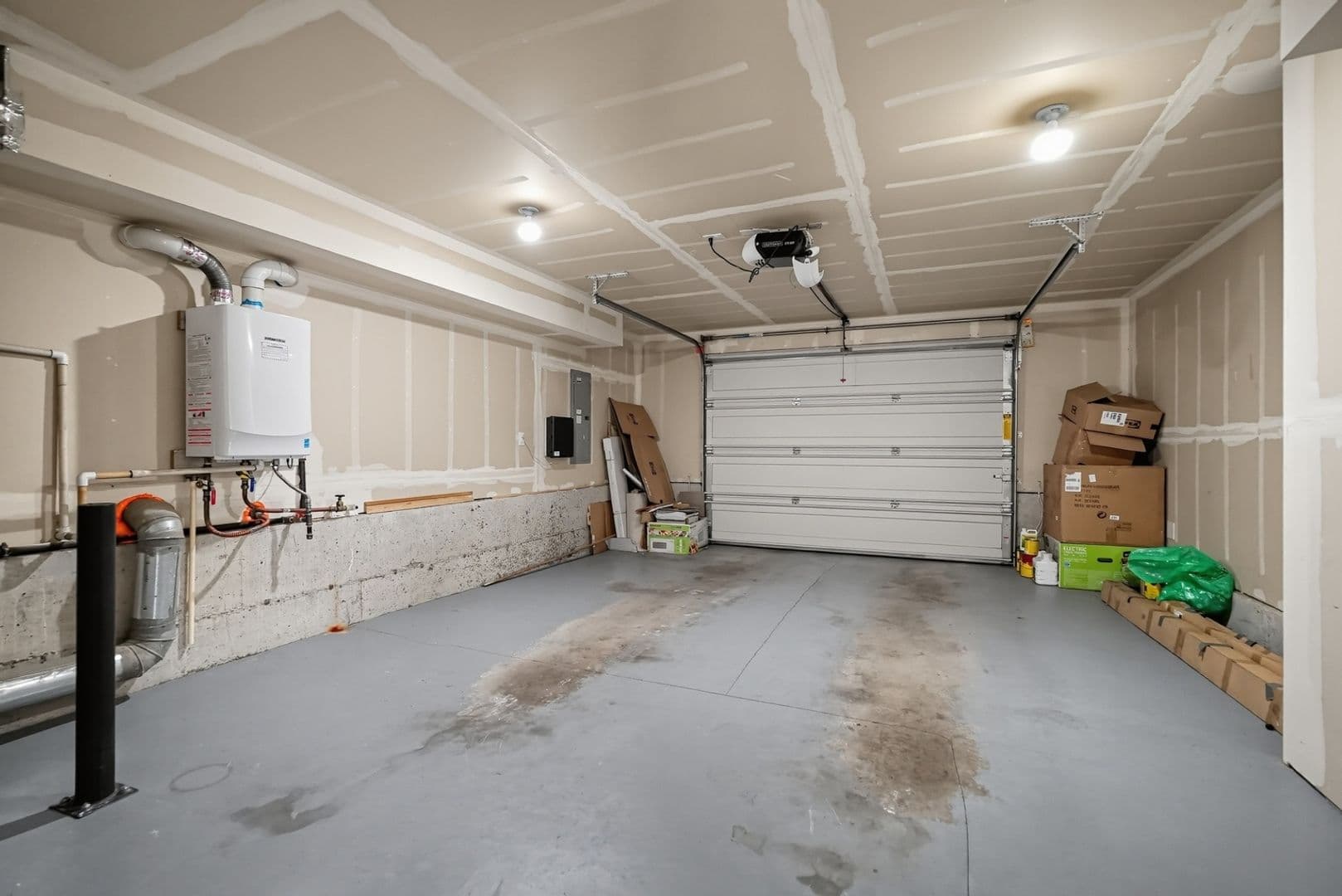 Portland House: 3830 NW Unrath Pl