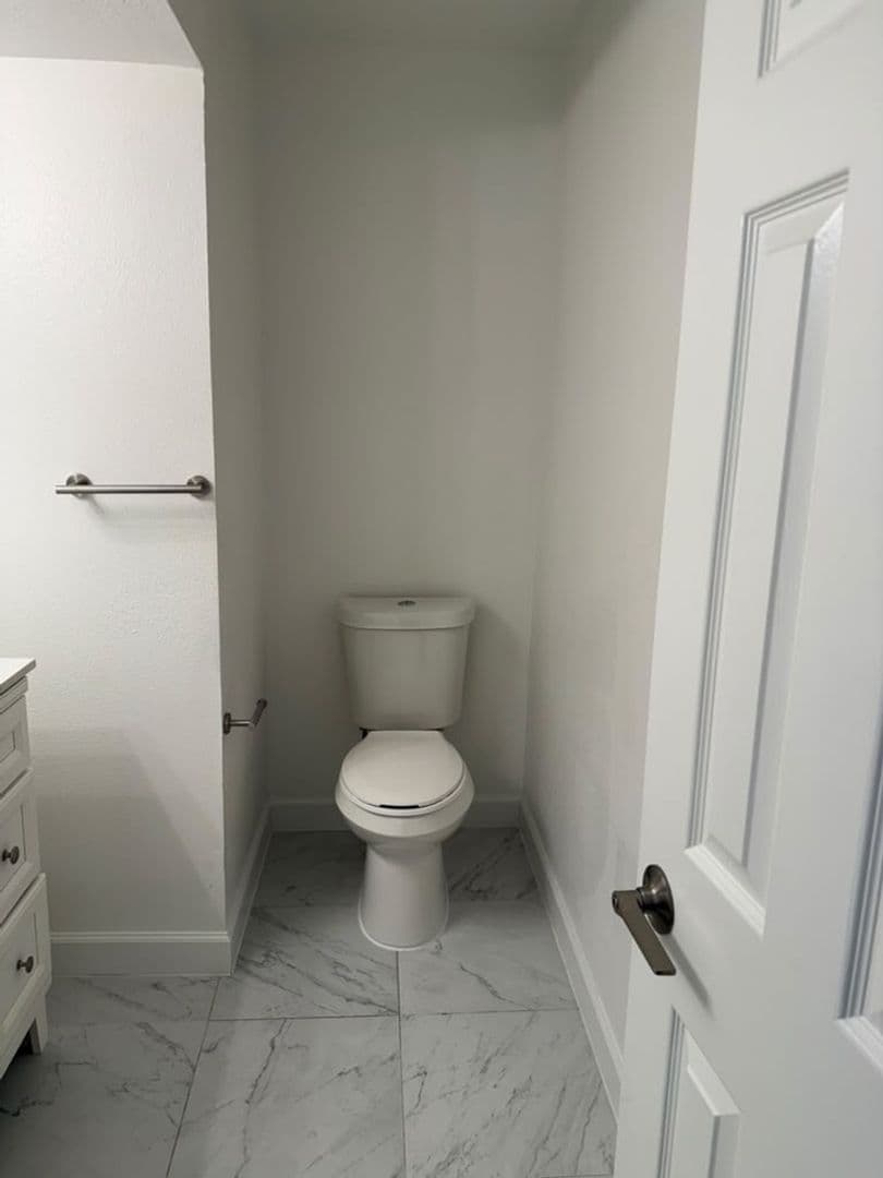 Houston Condo: 2744 Briarhurst Dr