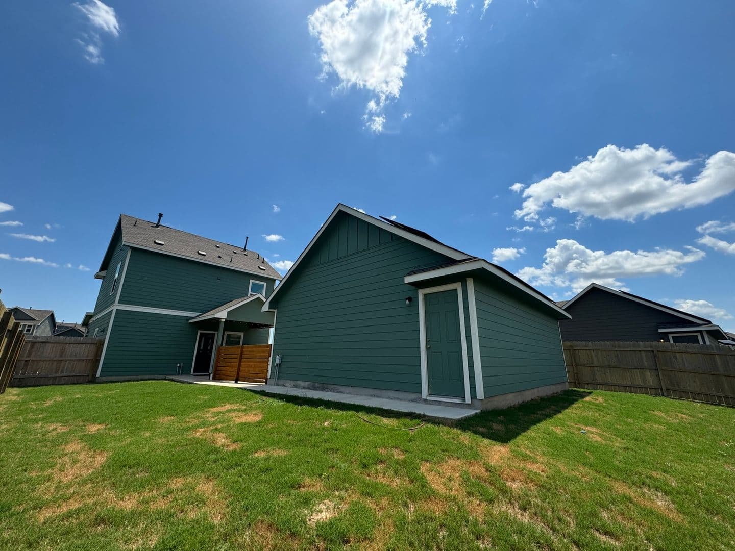 Leander House: 1413 Linwood St