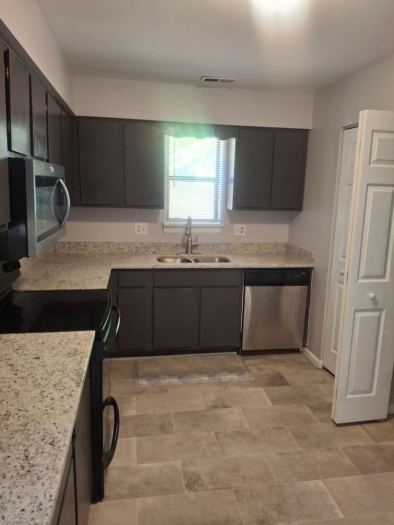 Richmond House: 704 Gordon School Ct