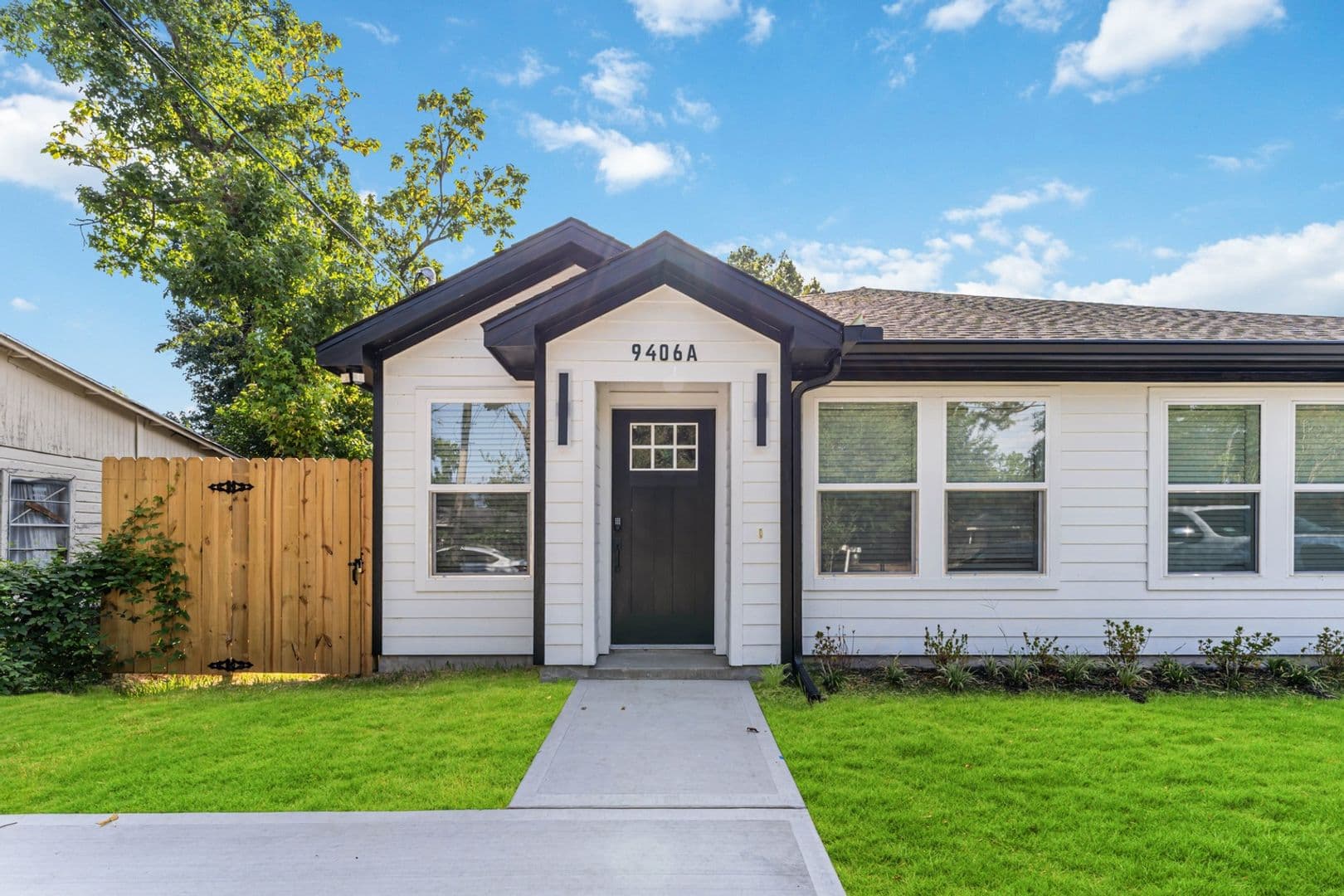Houston Townhome: 9406 Sandra St