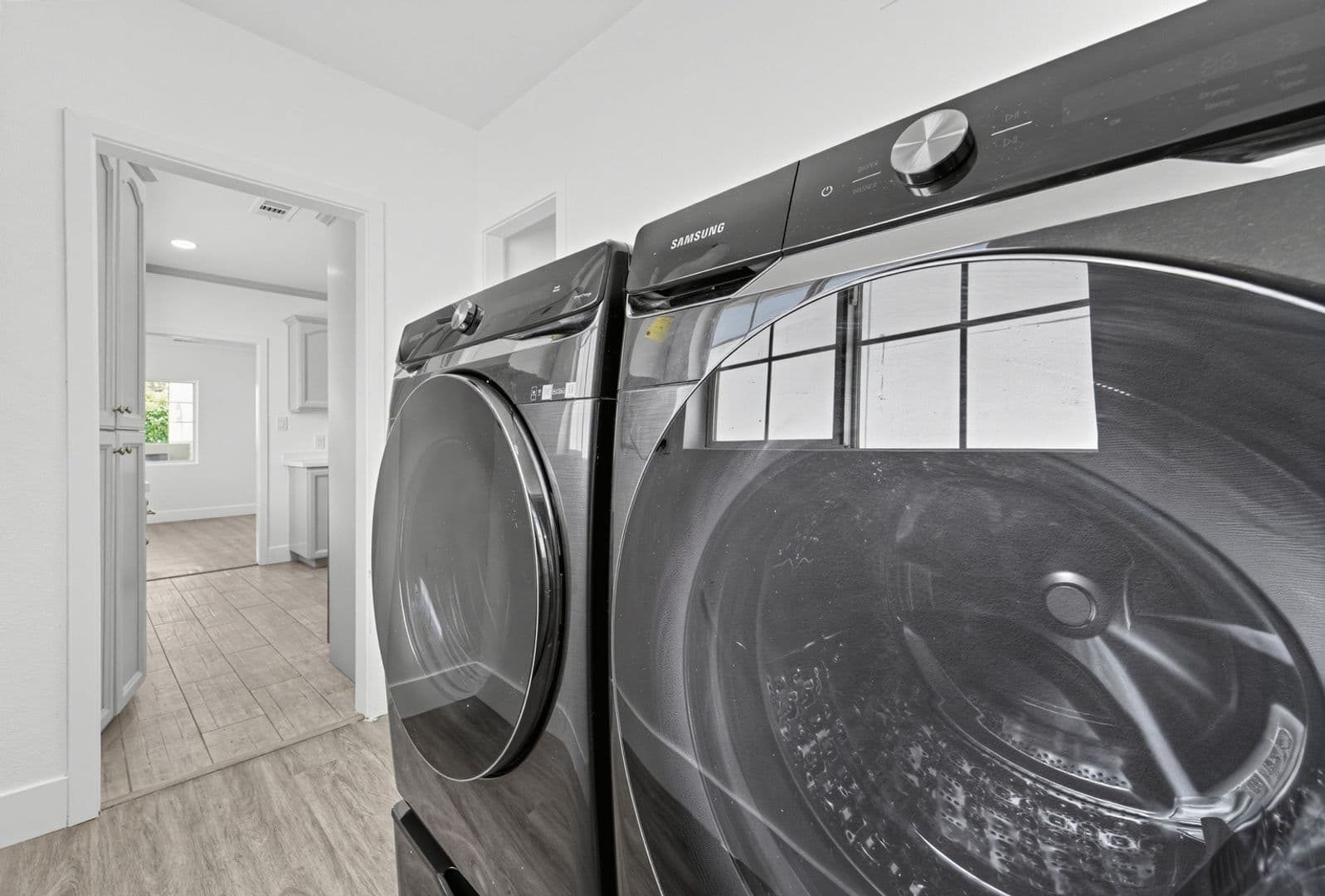 Los Angeles Townhome: 2703 Alsace Ave