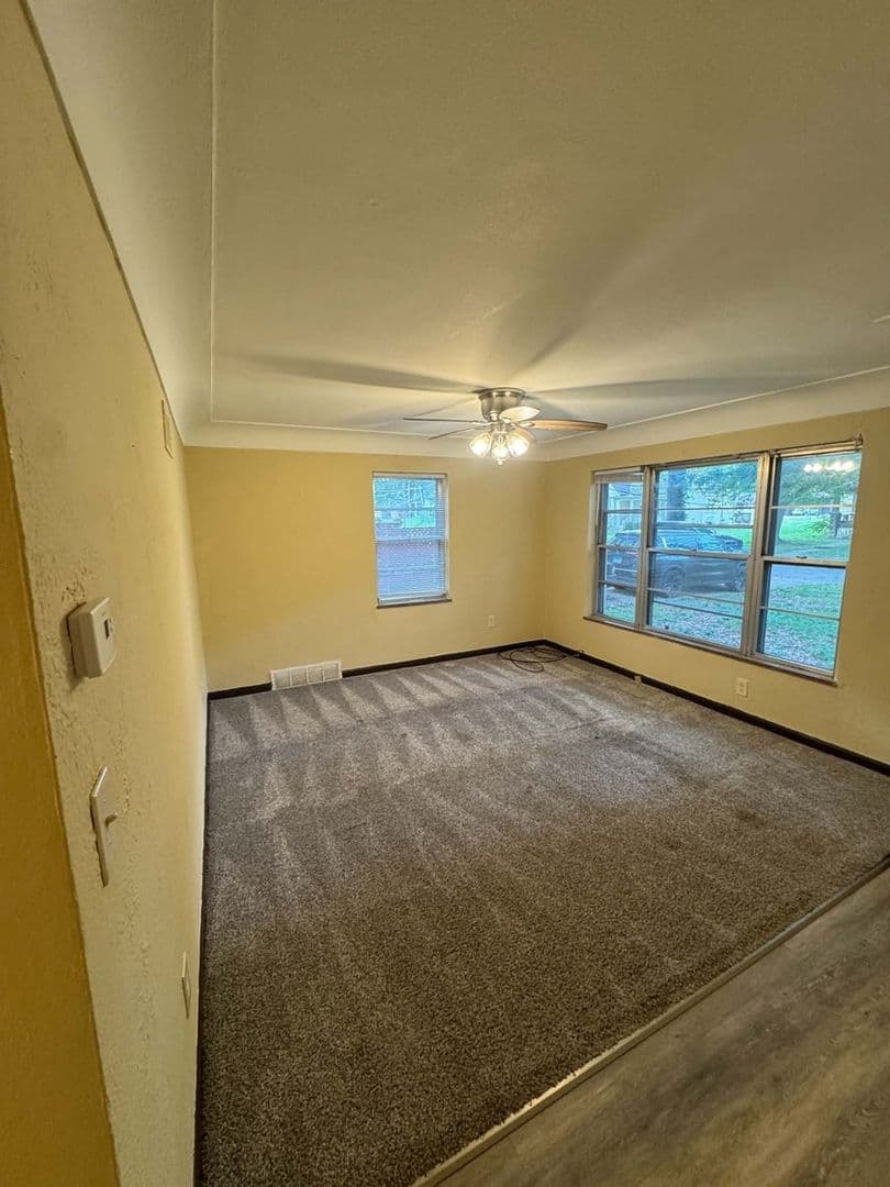 Belleville Townhome: 316 W H St
