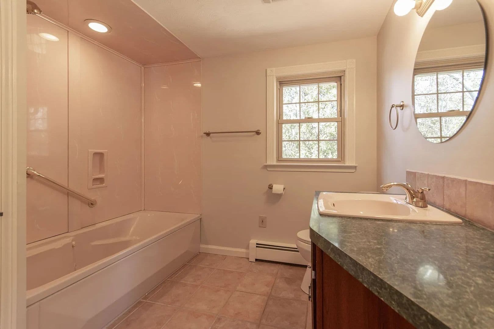 East Longmeadow House: 8 Ainslie Dr