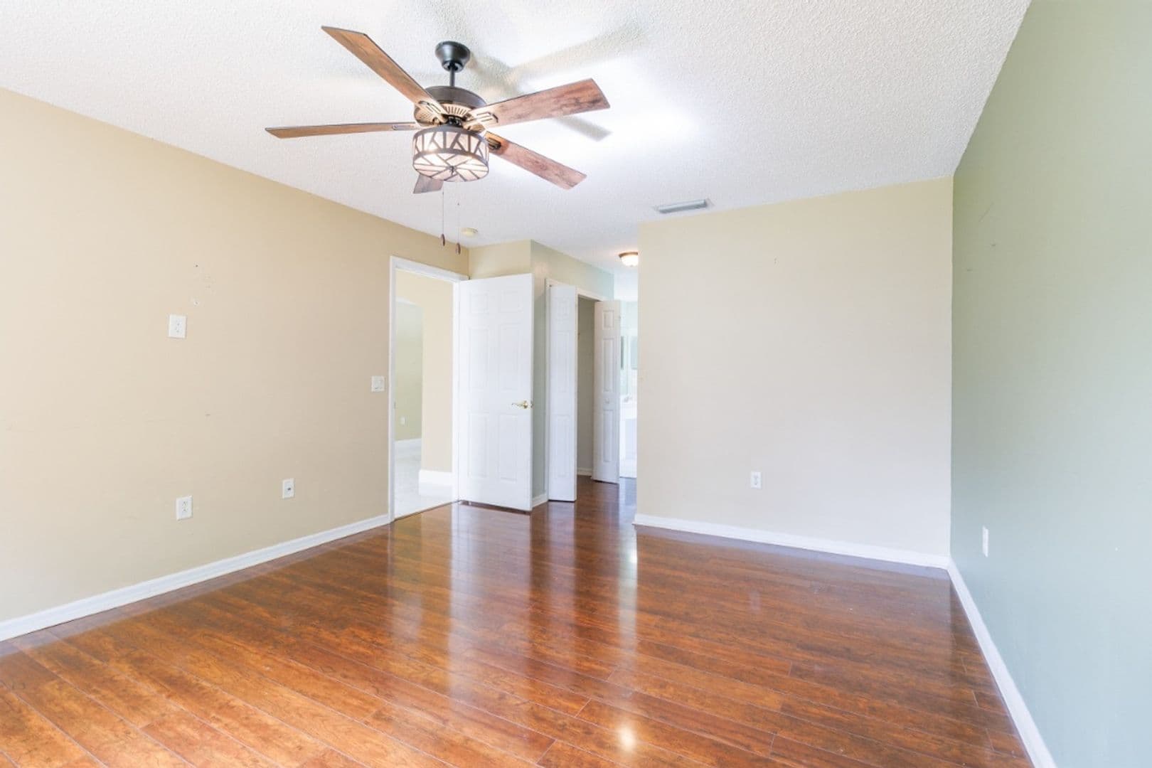 Palm Bay House: 1515 Nona St NE