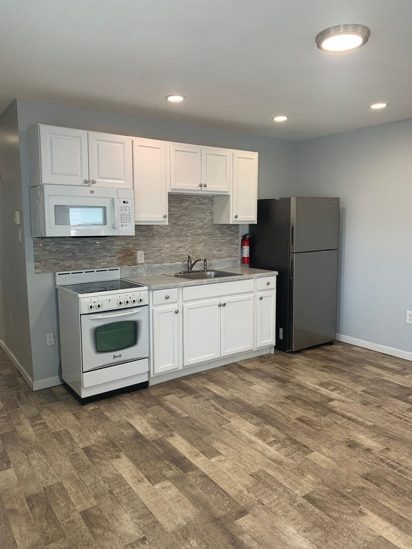 Atlantic City Townhome: 715 Wisteria Rd