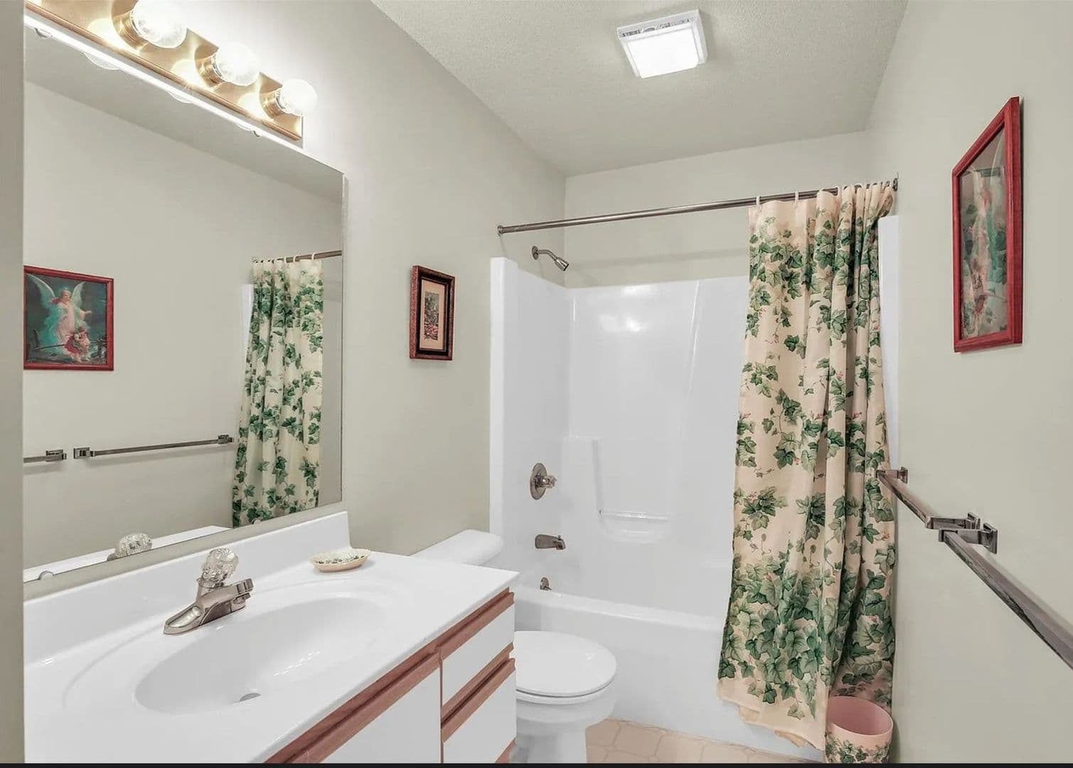 Urbana House: 1801 Glenwood Oaks Ct