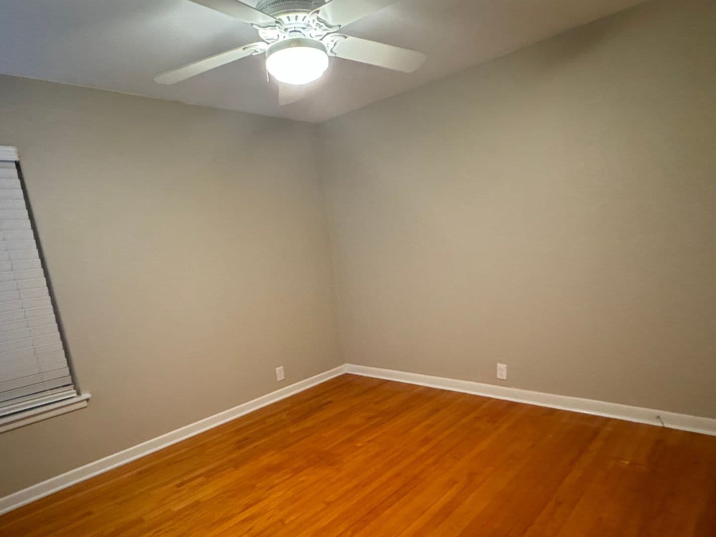 San Antonio House: 322 Shropshire Dr