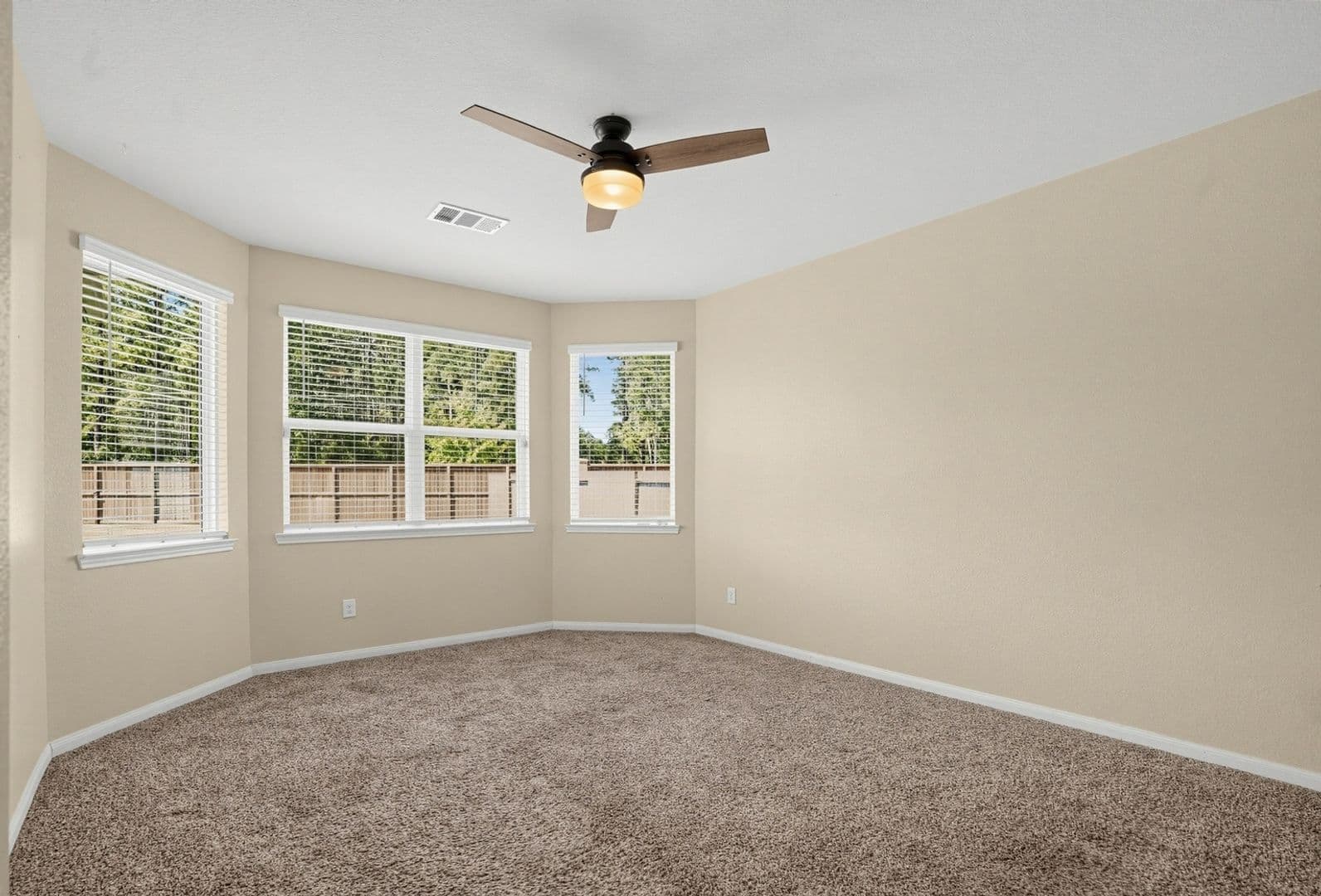 Splendora House: 22501 Cormorant Ct