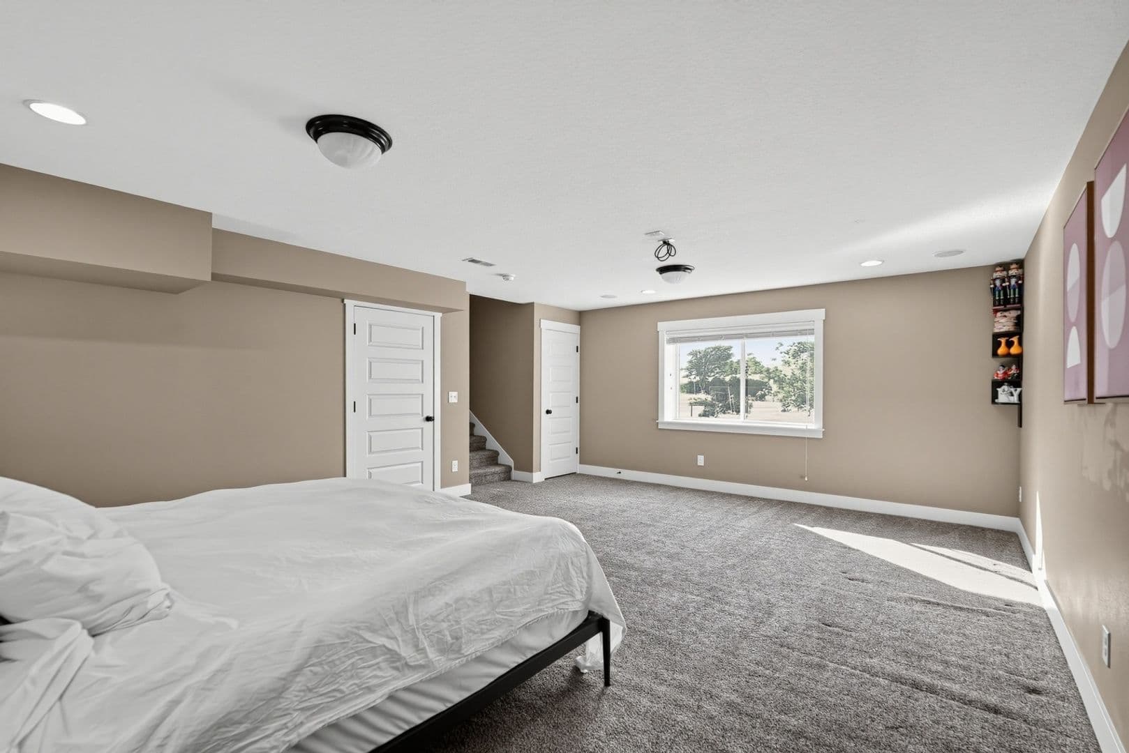 Portland House: 3830 NW Unrath Pl