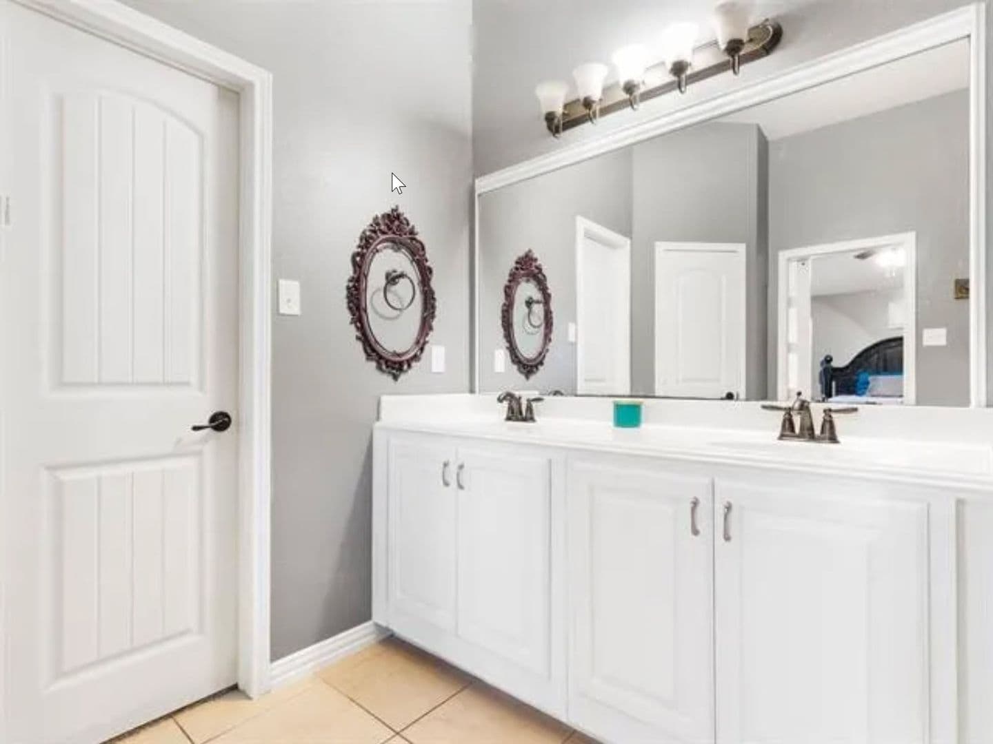 Forney House: 1052 Lufkin Ln