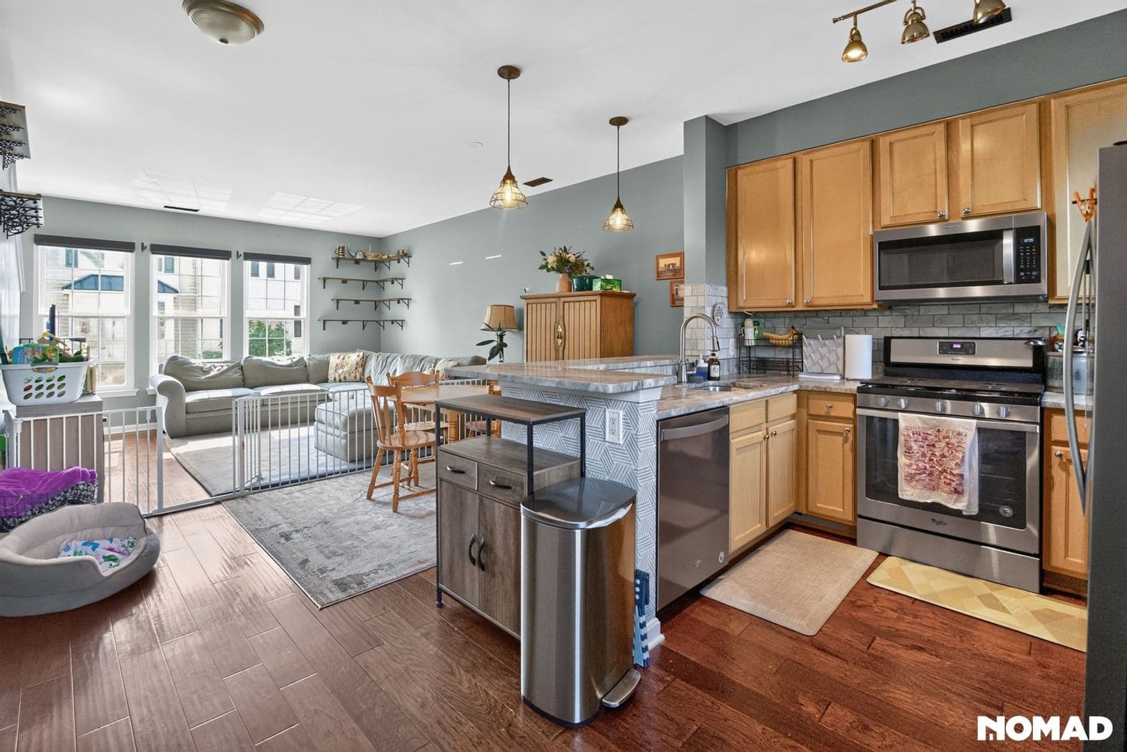 Sterling House: 22996 Fontwell Sq