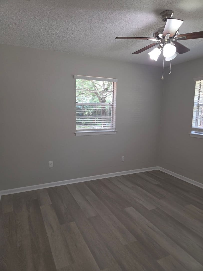 Crestview House: 503 Tall Pines St