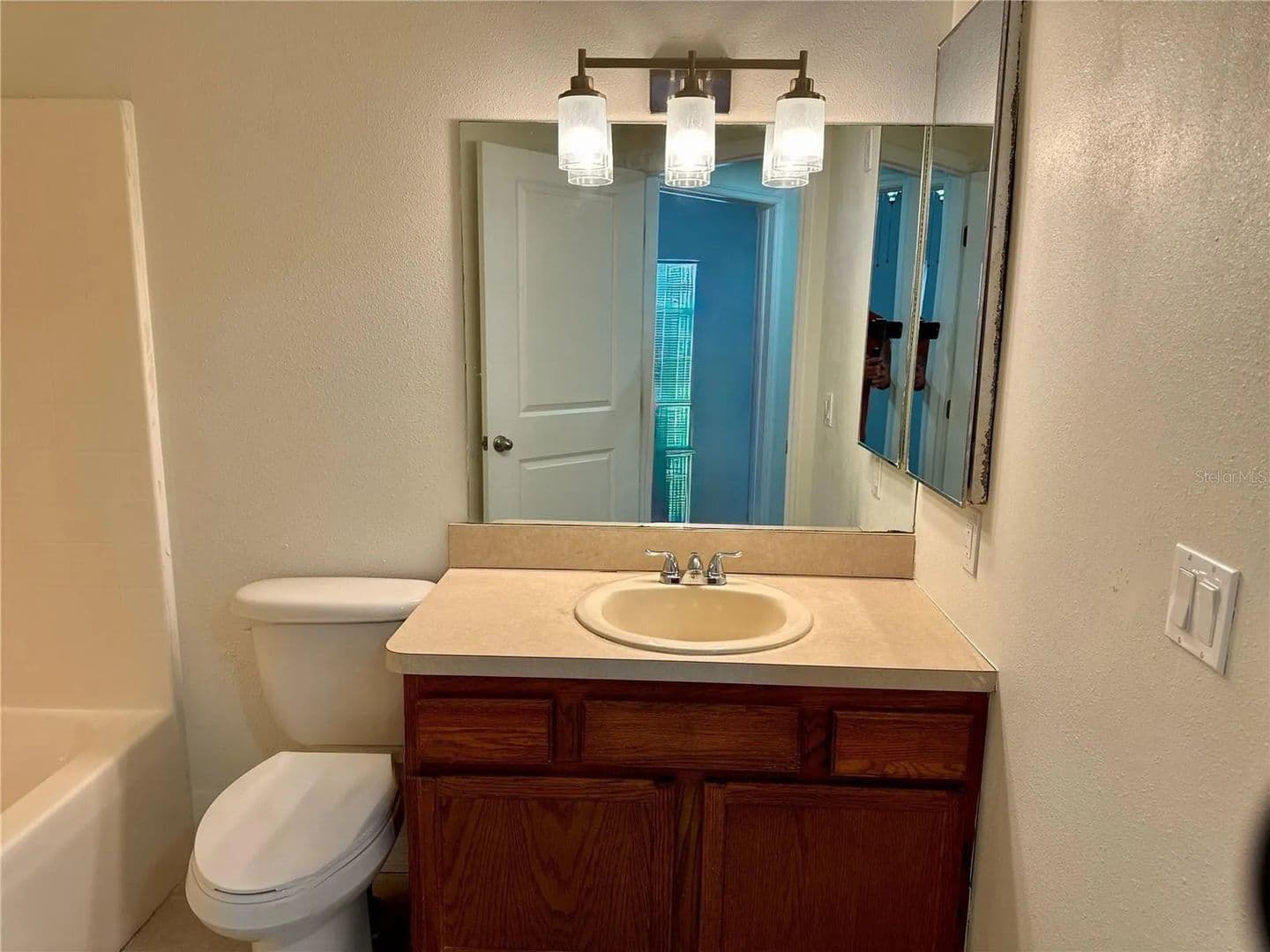 Riverview Condo: 9515 Grovedale Cir