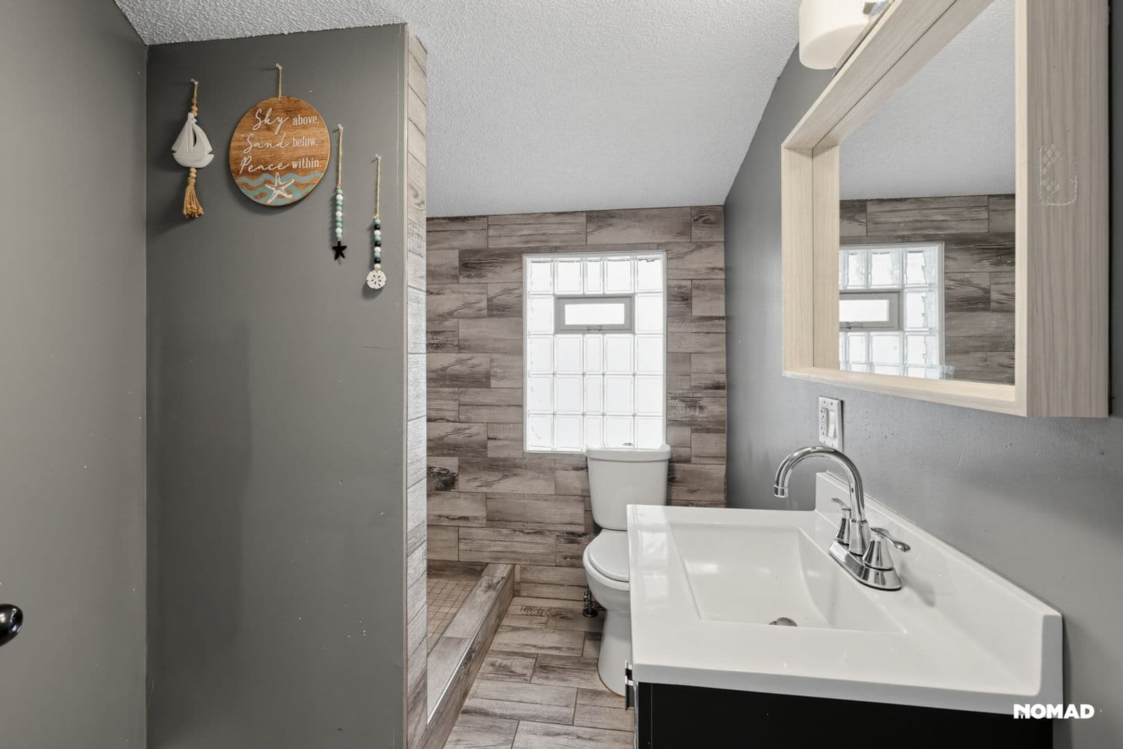 Minneapolis House: 5149 University Ave NE
