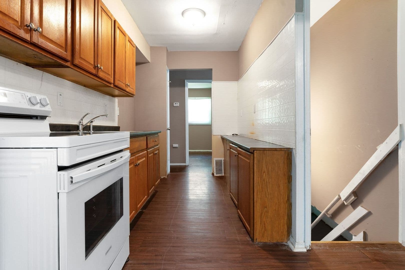 Saint Louis House: 300 Estridge Rd