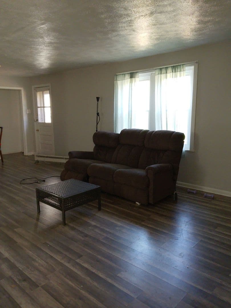 Manassas House: 14416 Bristow Rd