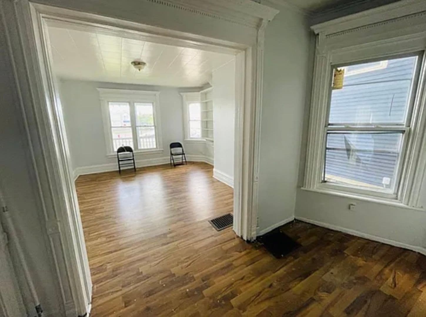 Buffalo Townhome: 327 Hampshire St