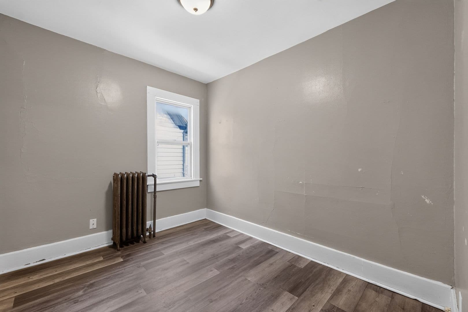 Milwaukee Townhome: 3045 N Dr William Finlayson St