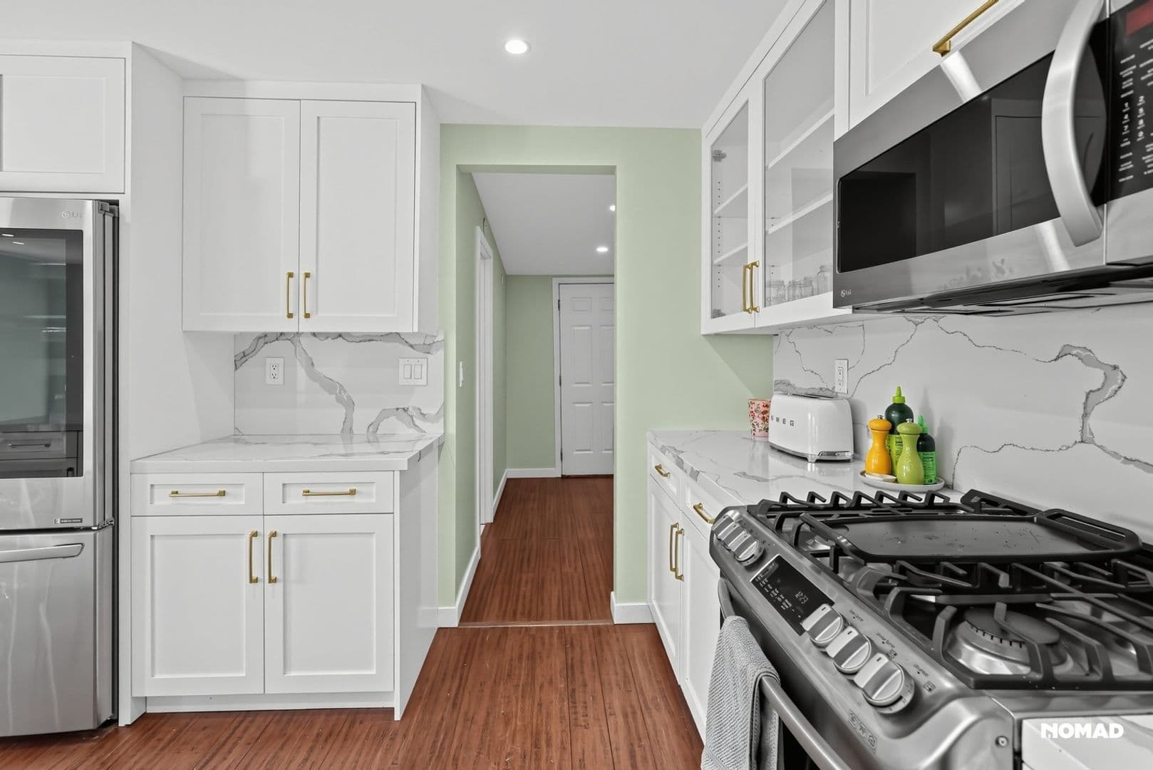 Los Angeles House: 4875 Wicopee Ave