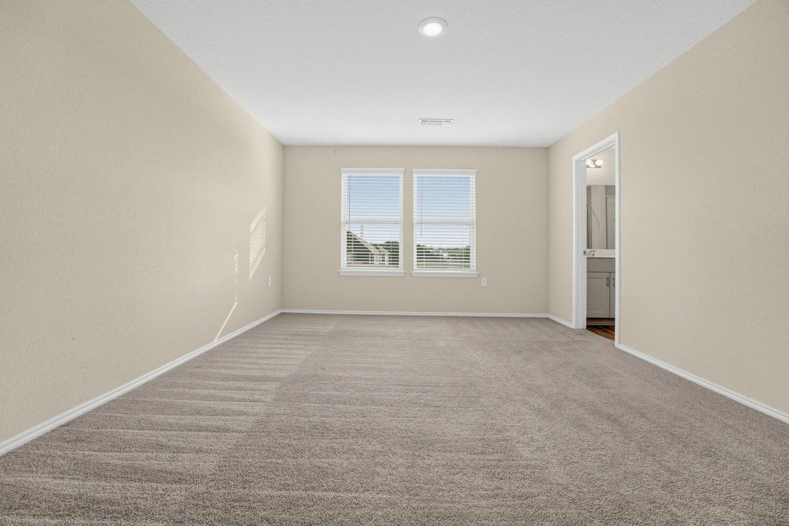 Manor House: 11111 Mestengo Dr