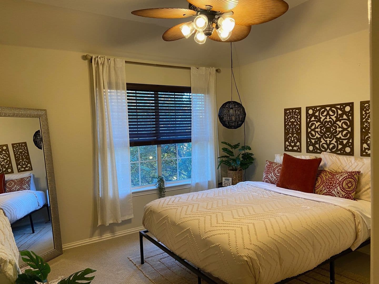 The Colony House: 5557 Big River Dr