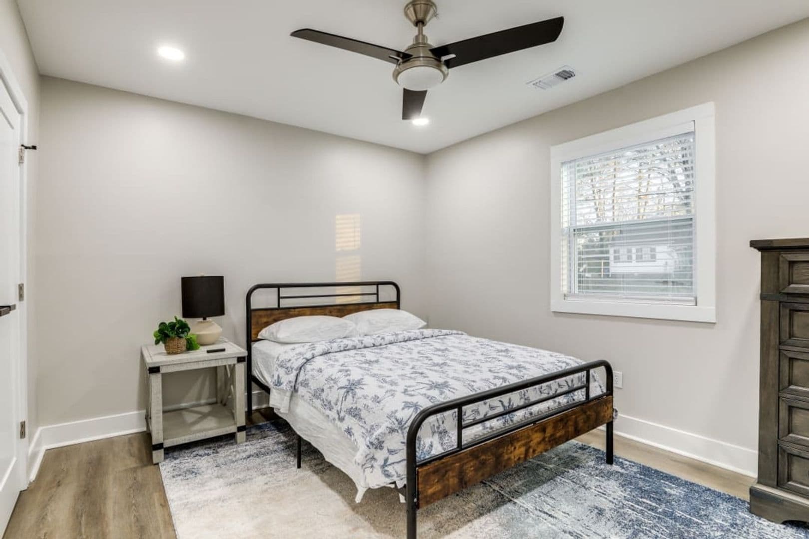 Atlanta House: 1429 Almont Dr Sw