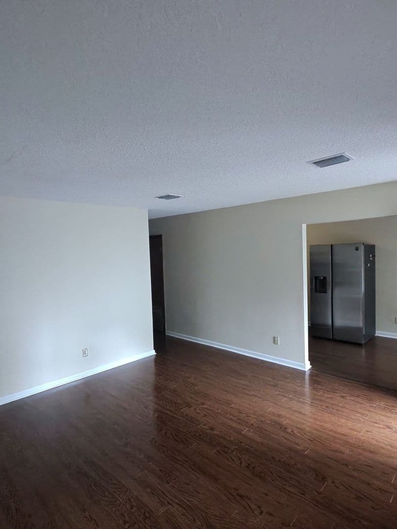 Jacksonville House: 7325 Calvin St
