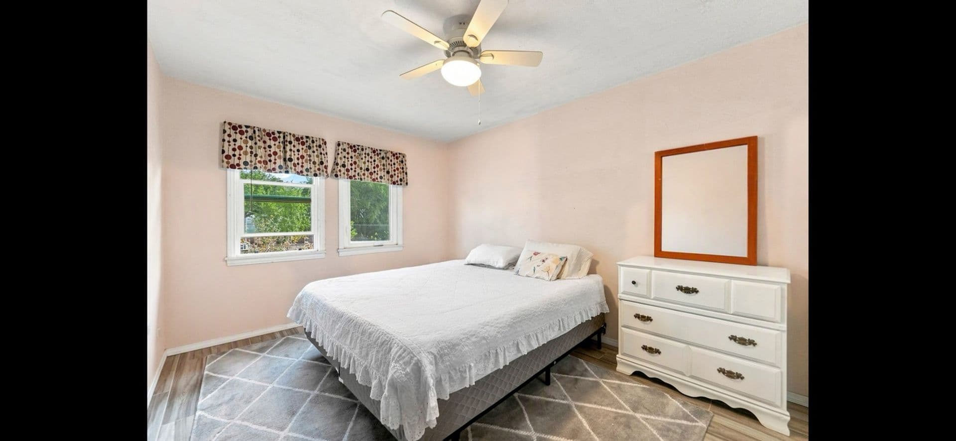 Banning House: 831 W George St